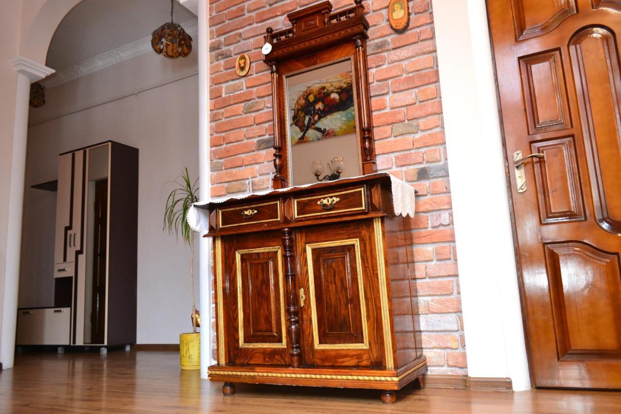Apartment On Shevchenka Boulevard Ternopil Bagian luar foto